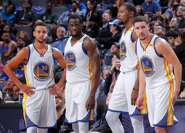 球队还在三 球队还在三